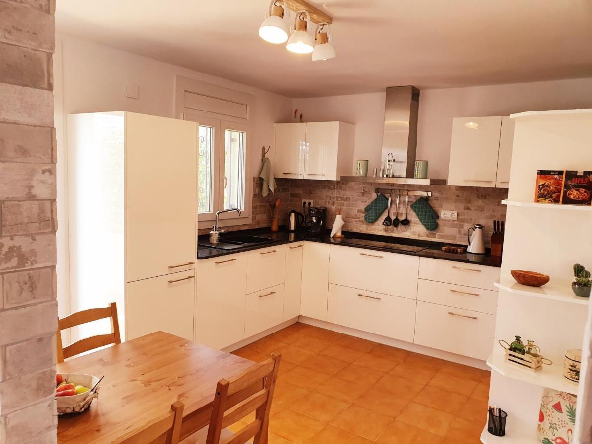 New Holiday House "Casa Mialina" With Private Pool, 300M To Beach Cambrils Buitenkant foto