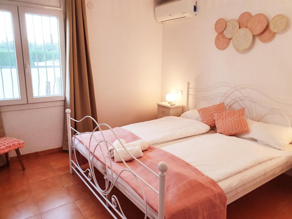 New Holiday House "Casa Mialina" With Private Pool, 300M To Beach Cambrils Buitenkant foto