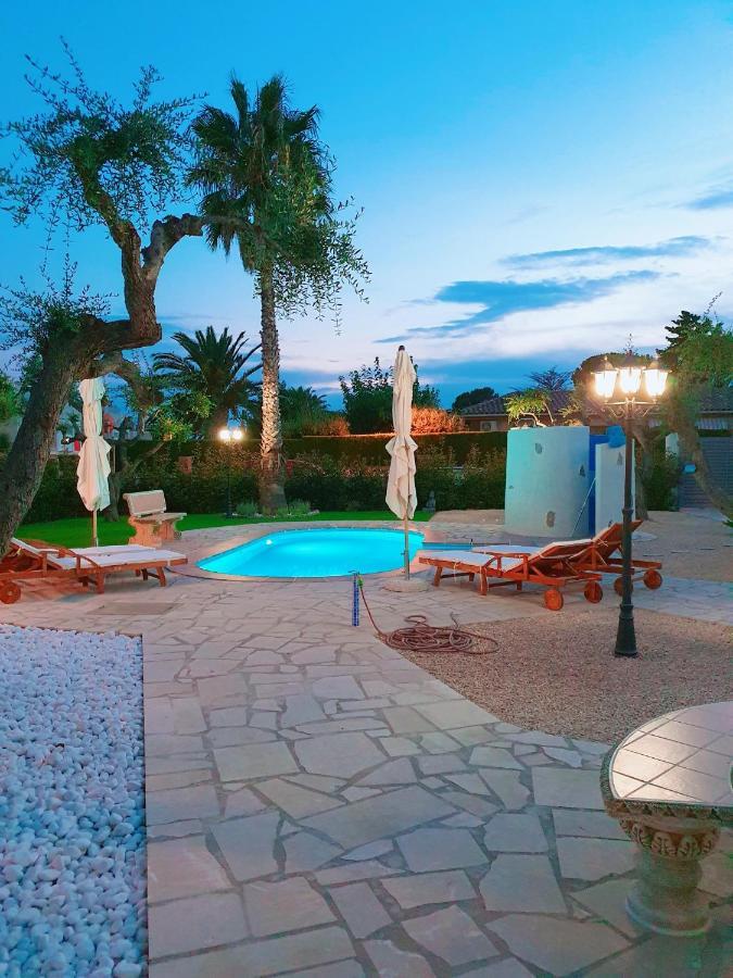 New Holiday House "Casa Mialina" With Private Pool, 300M To Beach Cambrils Buitenkant foto