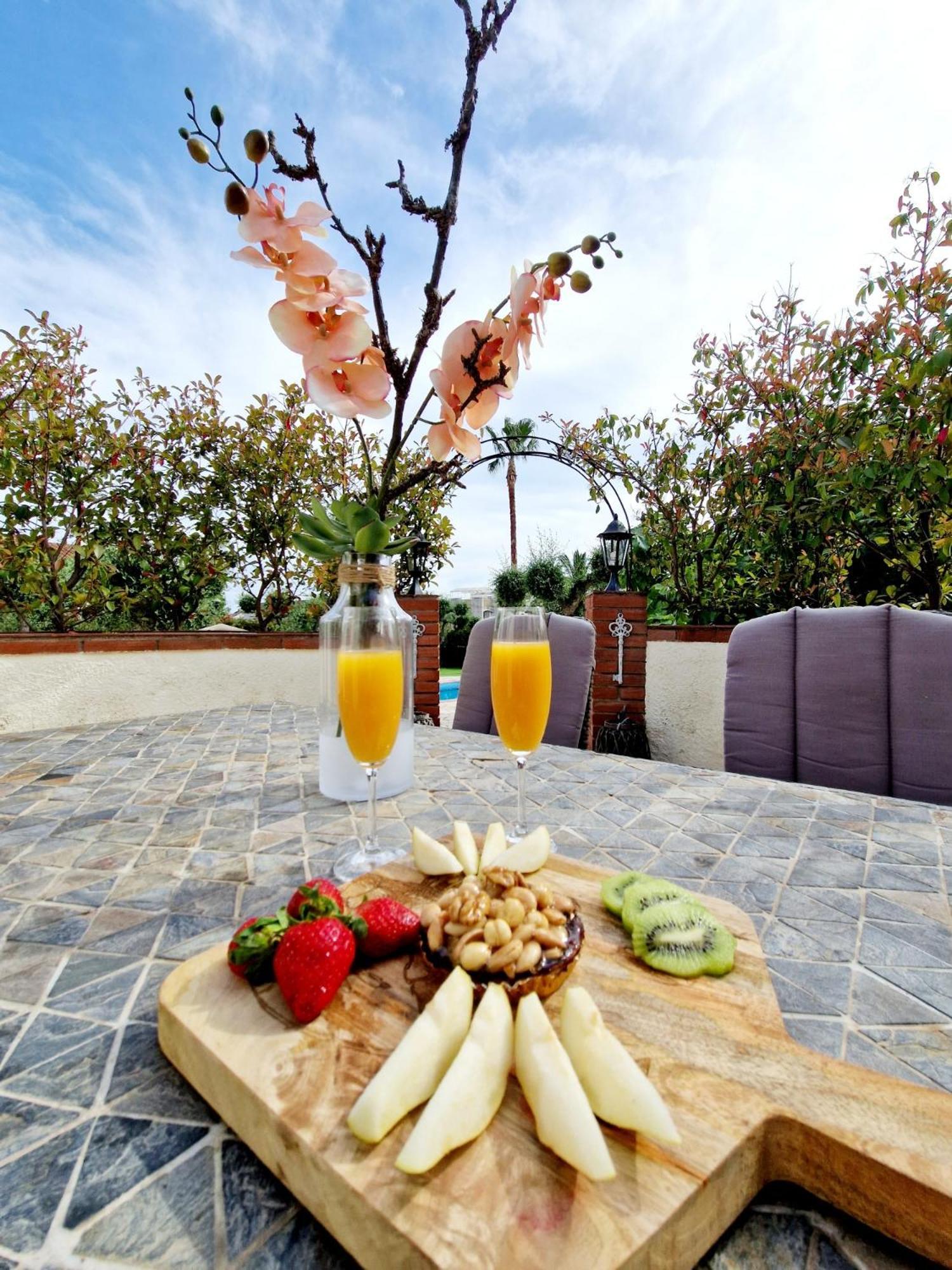 New Holiday House "Casa Mialina" With Private Pool, 300M To Beach Cambrils Buitenkant foto